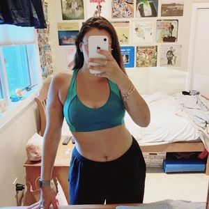sports bra